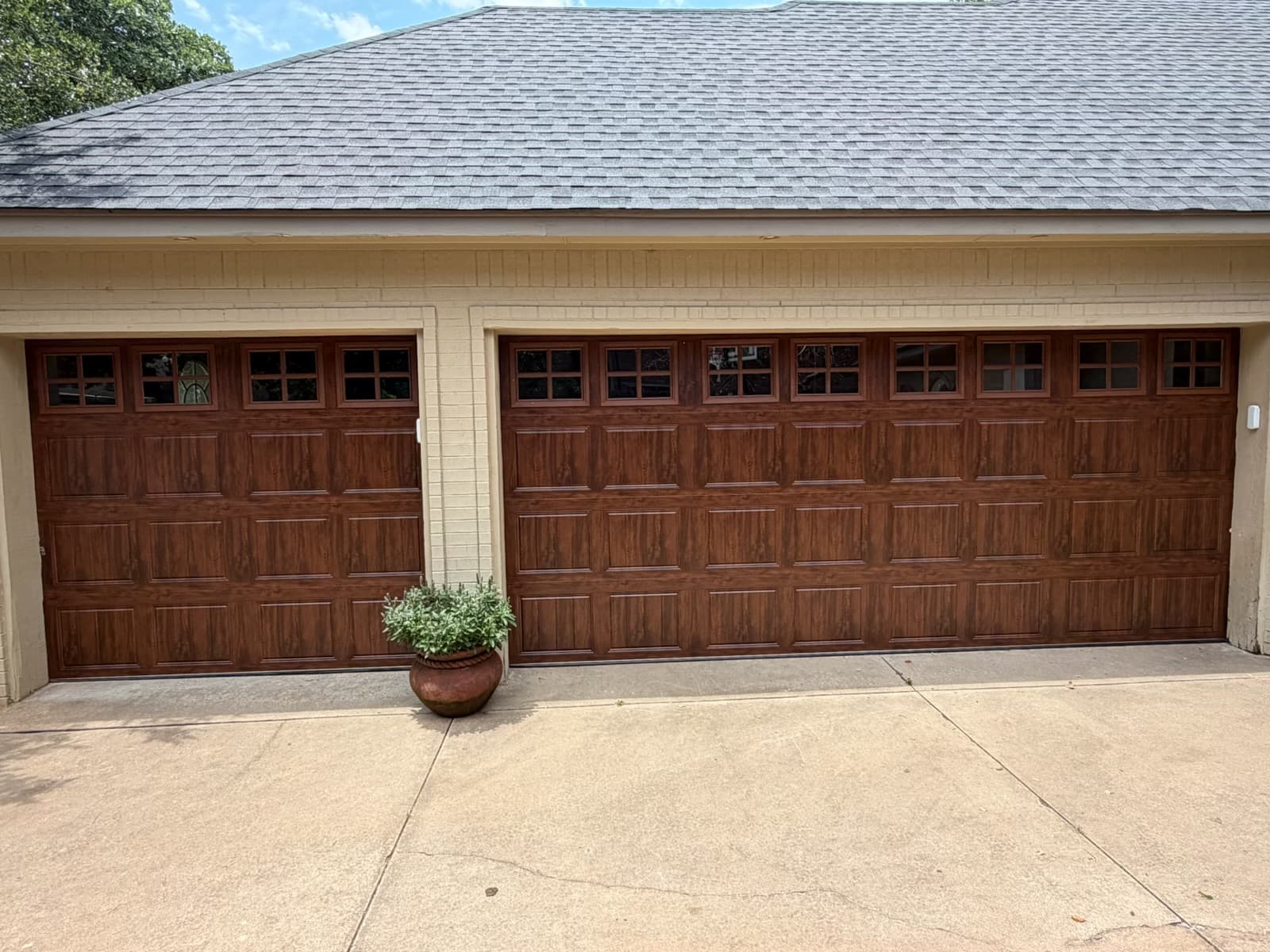 8 Habits That Quietly Destroy Your Garage Door (and What to Do Instead)